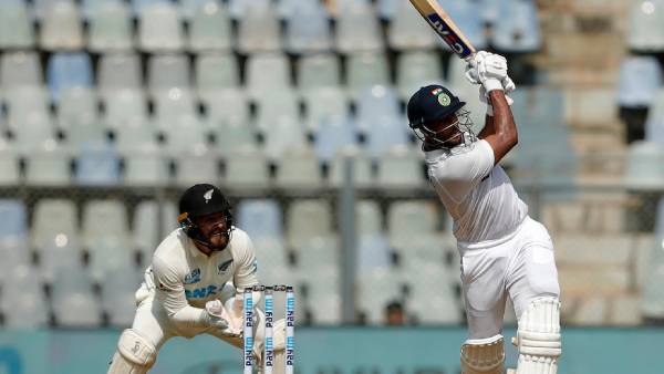 அபார சதம் 