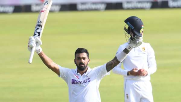 அசத்தல் சதம் 