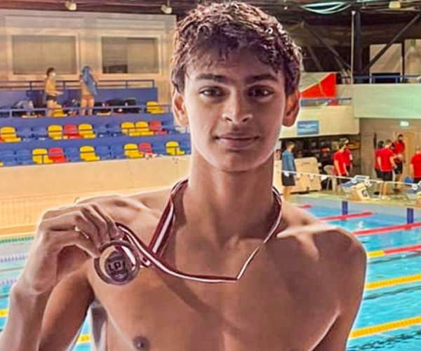 வேதாந்தின் சாதனை 