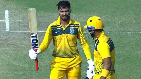 சீனியர் வீரர் 