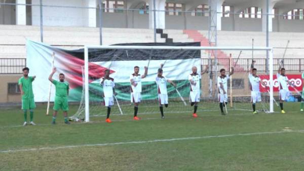 கால்பந்து அணி 