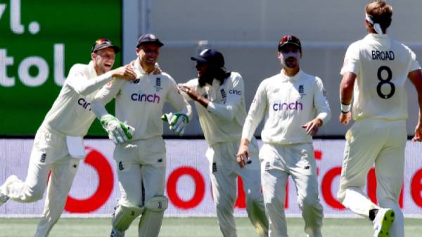 பகல் இரவு டெஸ்ட்