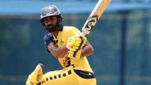 ஜெகதீசன் சதம்