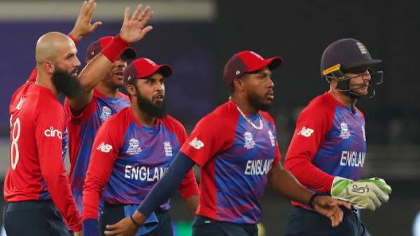 இங்கிலாந்து 49/7