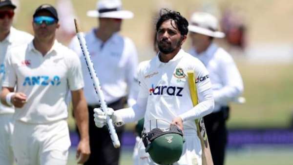 நியூசிலாந்து முதல் இன்னிங்ஸ் 