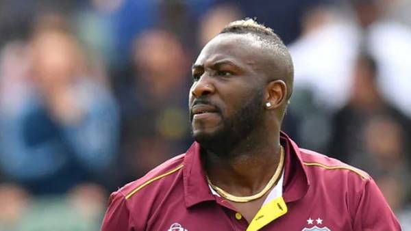 ரசல் நீக்கம்