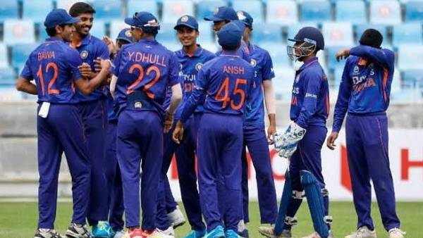 தடுமாறிய U-19 இந்தியா