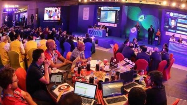 ஏலத்தின் முதல் பட்டியல்