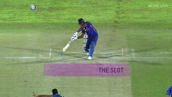 கடைசி பந்து ட்விஸ்ட்