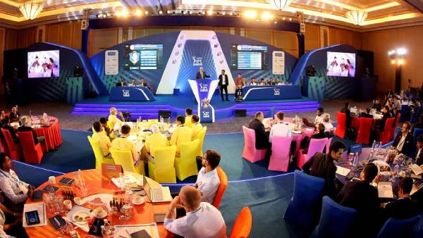 பேட்ஸ்மேன்கள் பட்டியல்