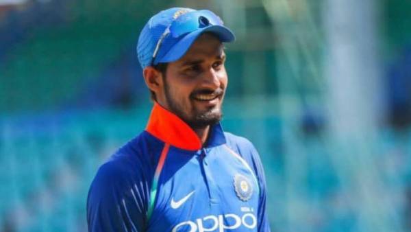 இளைஞர்களுக்கு வாய்ப்பு 