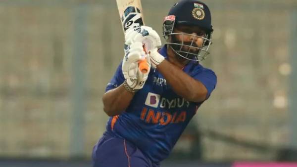 ரிஷப் அதிரடி