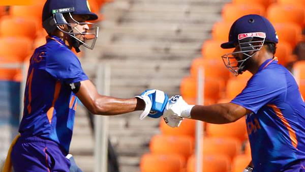 ரிஷப் அரைசதம்