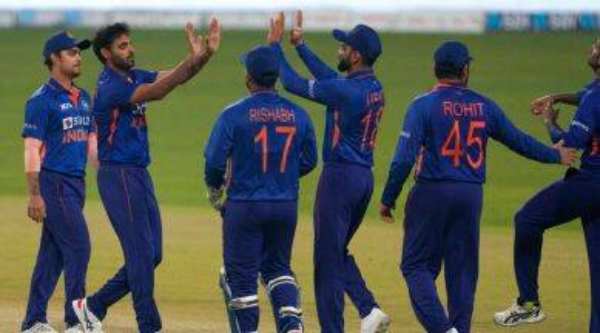  2 வீரர்கள் திடீர் விலகல் 