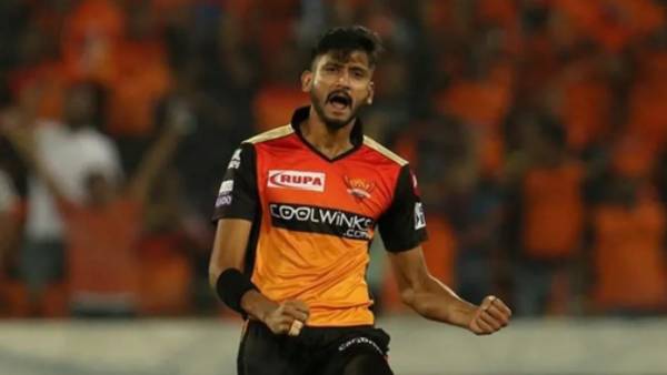 கலீல் அகமதின் ஏலம் 