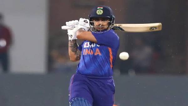 தலையில் பட்ட பந்து