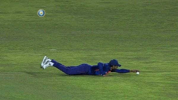 தடுமாறும் இலங்கை