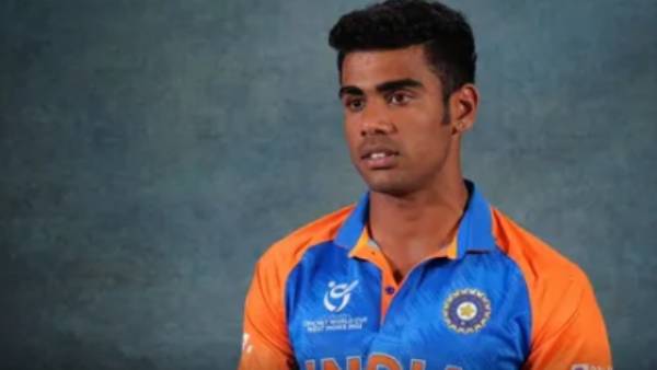 தோனியின் கீழ்