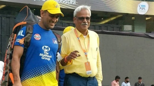 தோனி யோசனை