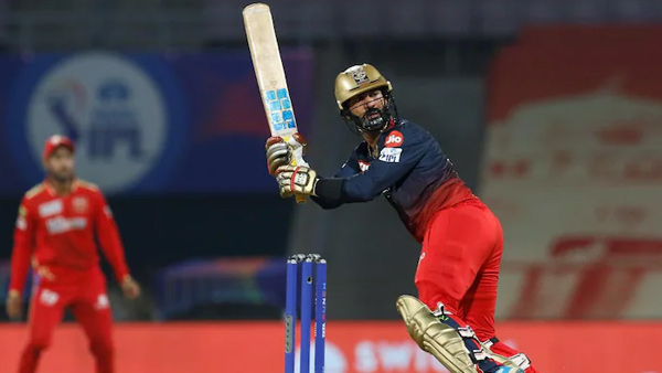 கவனம் ஈர்த்த தினேஷ் கார்த்திக்