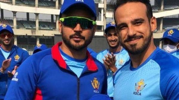 அபினவ் மனோகர்