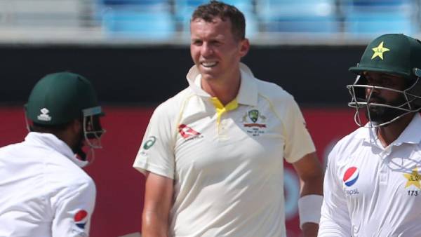 கெஞ்சிய ரசிகர்கள் 