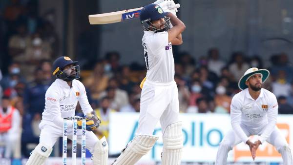 ஸ்ரேயாஸ் அதிரடி