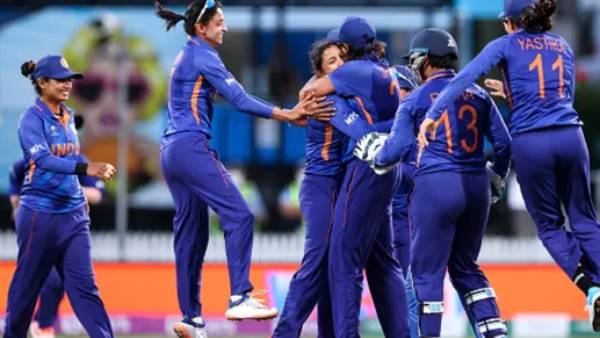 சரிந்த விக்கெட்டுகள்