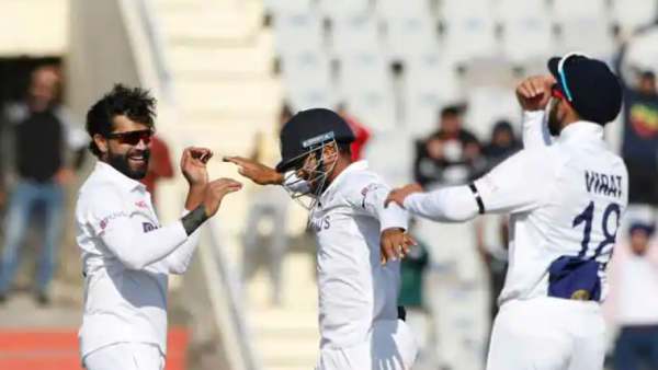 கேப்டன் அவுட் 