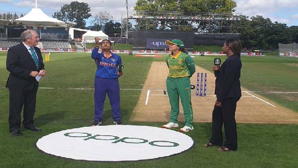 அதிரடி தொடக்கம்