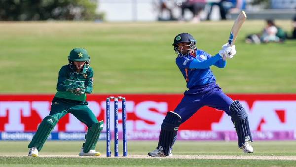 சரிந்த விக்கெட்