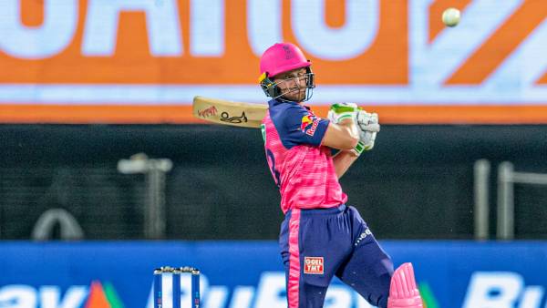 அதிரடி தொடக்கம்