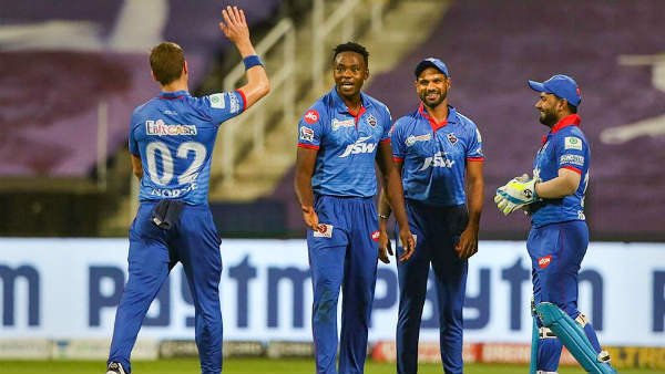 பவுலிங்கில் 3 பேர் 