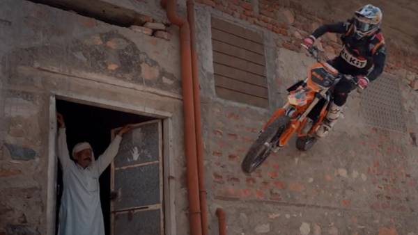 பைக் ஸ்டண்ட்