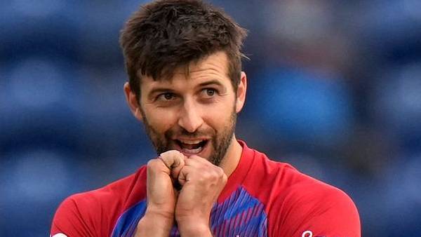  மாற்று வீரர் தேவை 