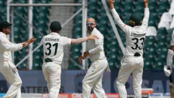 ஆஸி 391 ரன்கள்