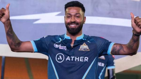 பந்துவீச்சில் ஆச்சரியம் 