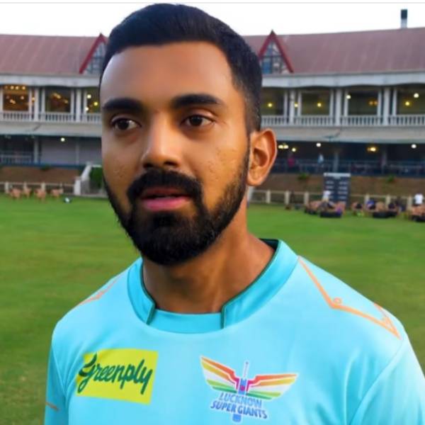 வெளிநாட்டு வீரர்கள்