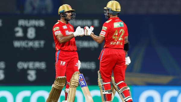 அதிரடி தொடக்கம்