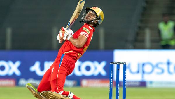 ஷிகர் தவான் சாதனை