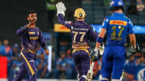 அடுத்தடுத்து சிக்ஸர் 