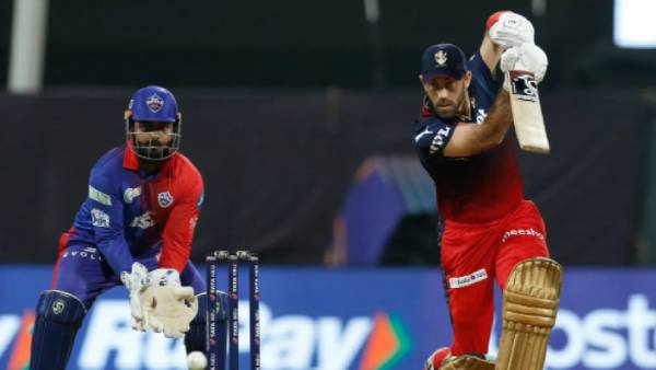 மேக்ஸ்வெல் அதிரடி