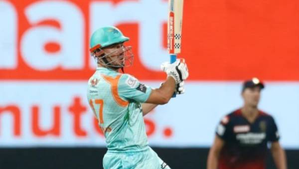 நடுவரின் தவறு 