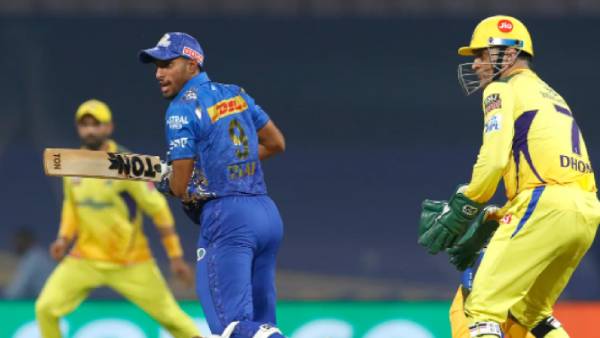 மும்பை தடுமாற்றம்