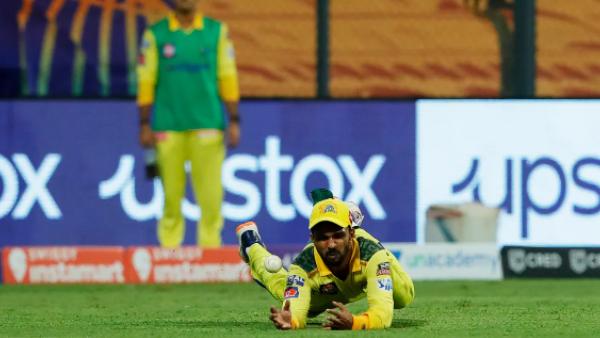 அதிர்ச்சியடைந்த தோனி 