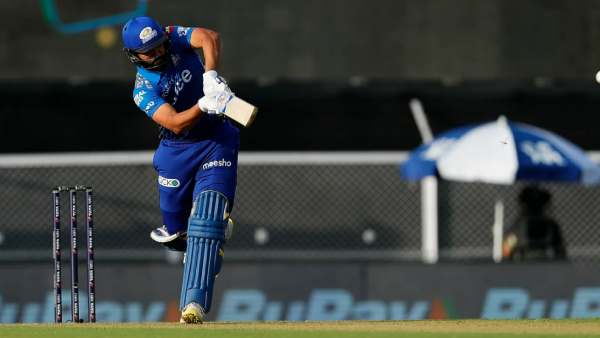 ரோகித் மீது புகார்