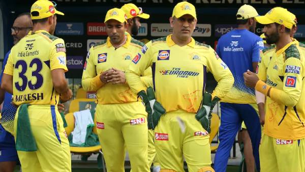 மீண்டும் தோனி