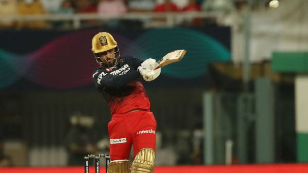 எப்படி சேர்க்கப்பட்டார் 