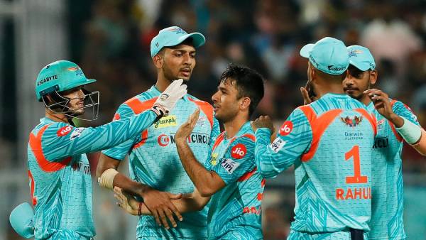 ஓப்பனிங்கில் அதிர்ச்சி 