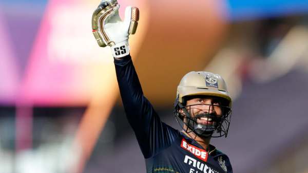 தினேஷ் ஹாட்ரிக் சிக்சர் 